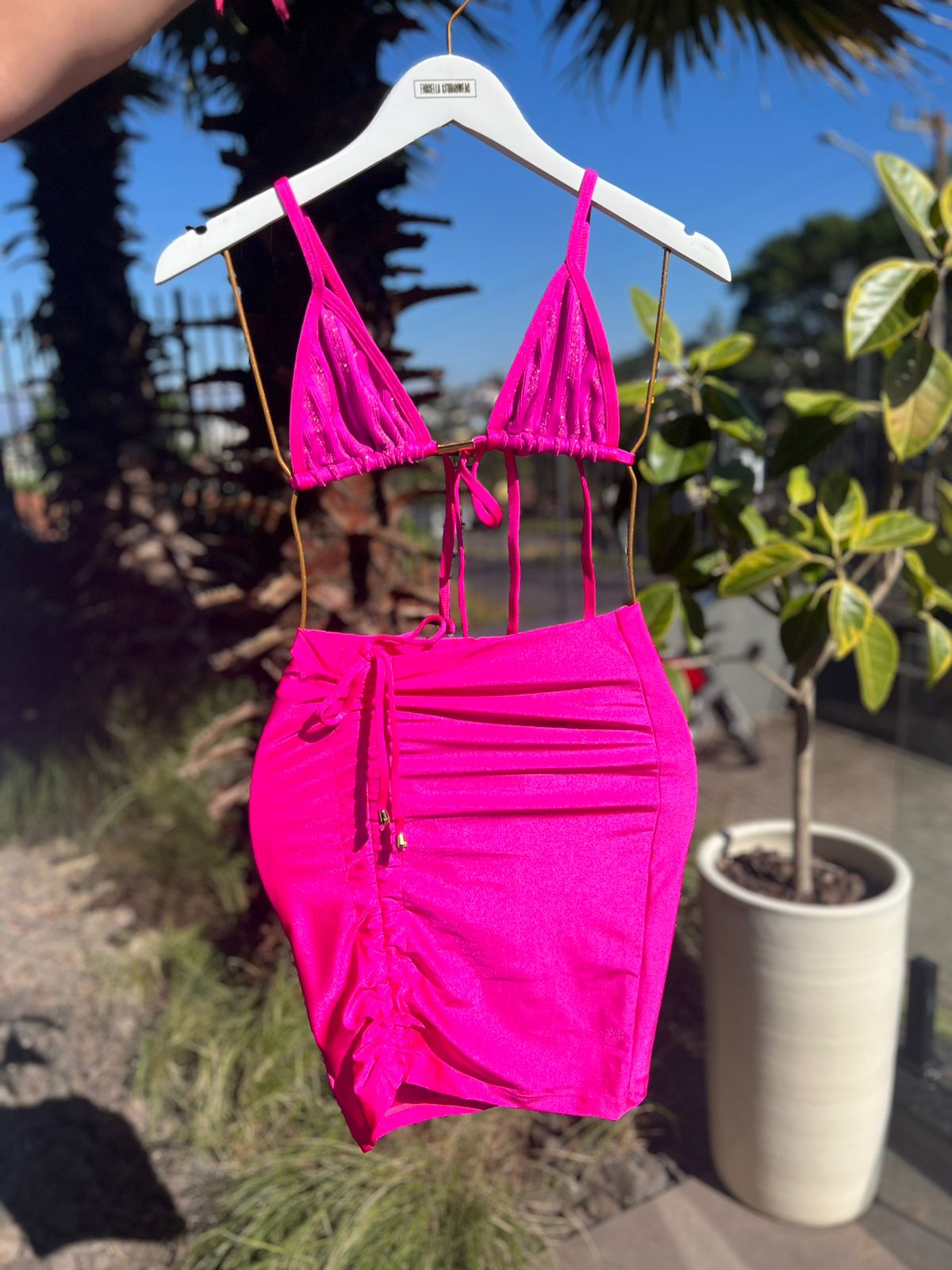 Saia Fiorella Maitê Glow Rosa Neon