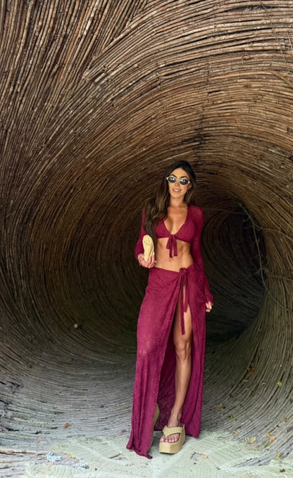 cropped com mangas flare em renda bordô