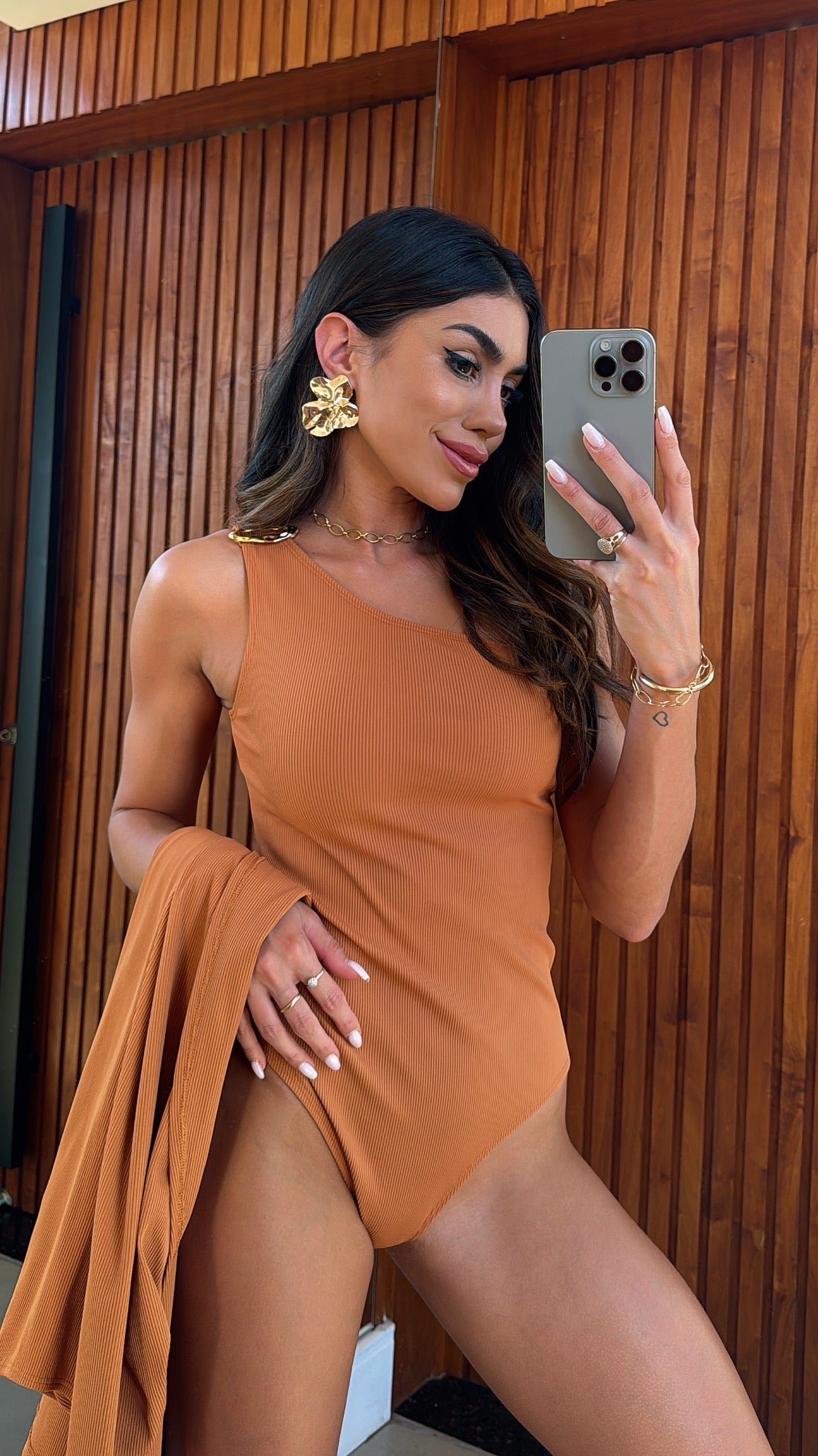 Body Makani Canelado Caramelo