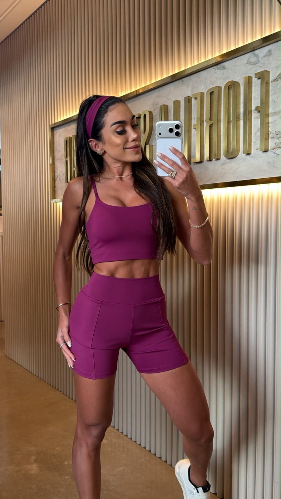 shorts fitness produzido com poliamida nobre de alta gramatura, ele oferece a densidade perfeita para garantir zero transparência
