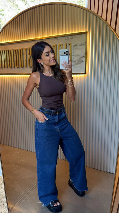 Regata Longa Canelada Marrom